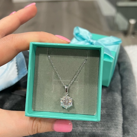 Jewelry - 🆕 3CT MOISSANITE PENDANT NECKLACE